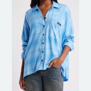 BDG Urban Outfitters High-Low Hem Button-Up Shirt size small. Never worn
